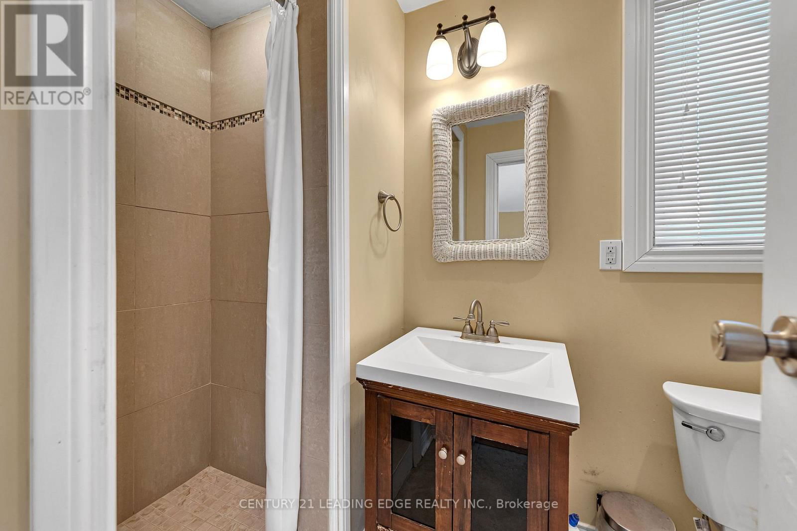 75 OSHAWA BOULEVARD NORTH Image 20