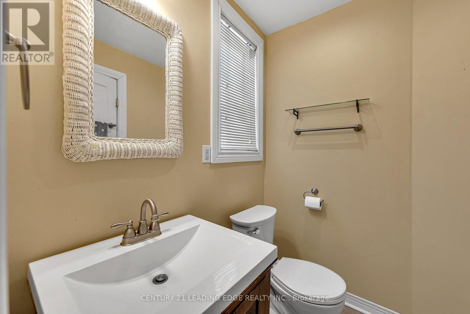 75 OSHAWA BOULEVARD NORTH Image 21