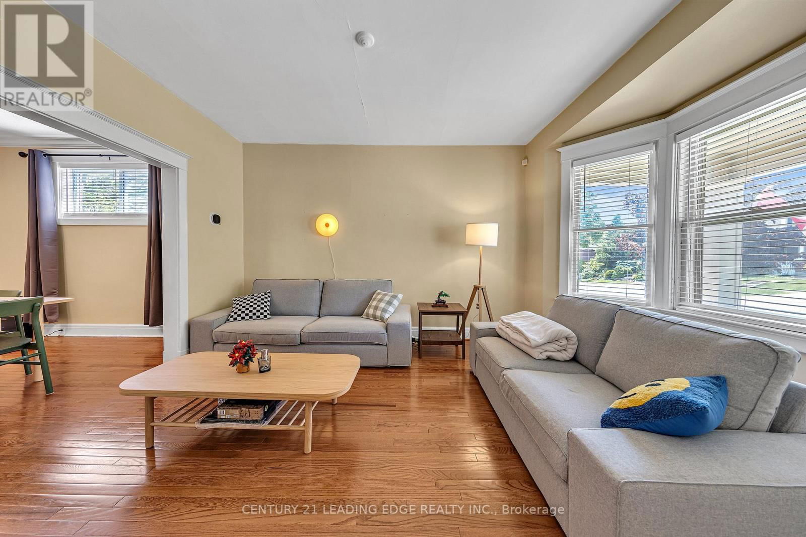 75 OSHAWA BOULEVARD NORTH Image 3