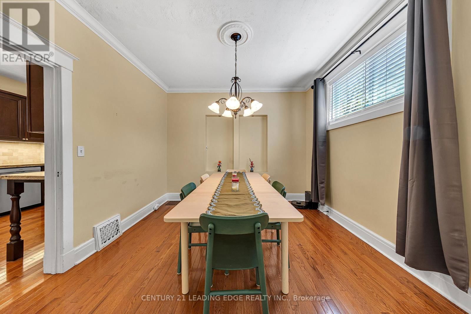 75 OSHAWA BOULEVARD NORTH Image 6