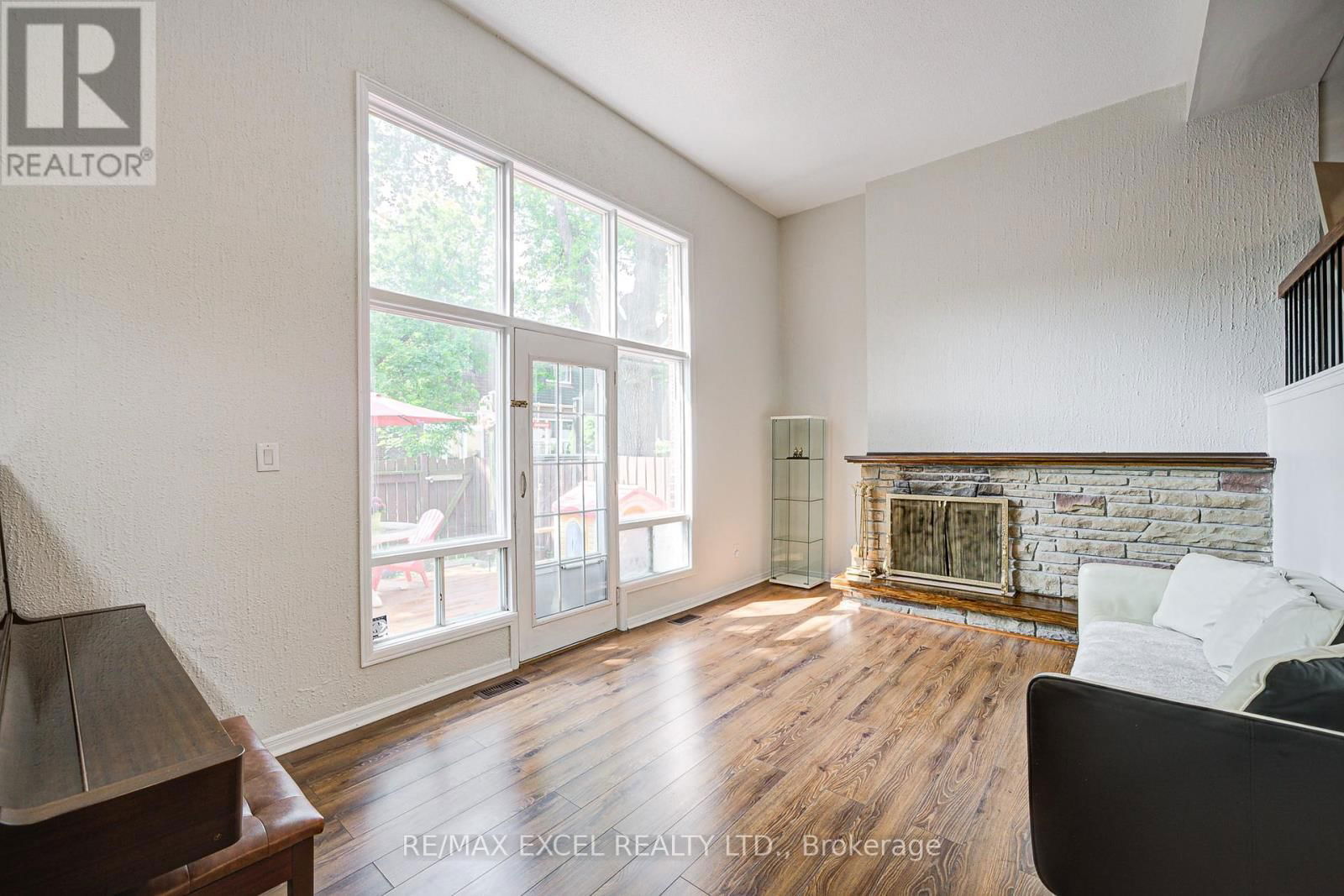 1 - 20 CROCKAMHILL DRIVE Image 3