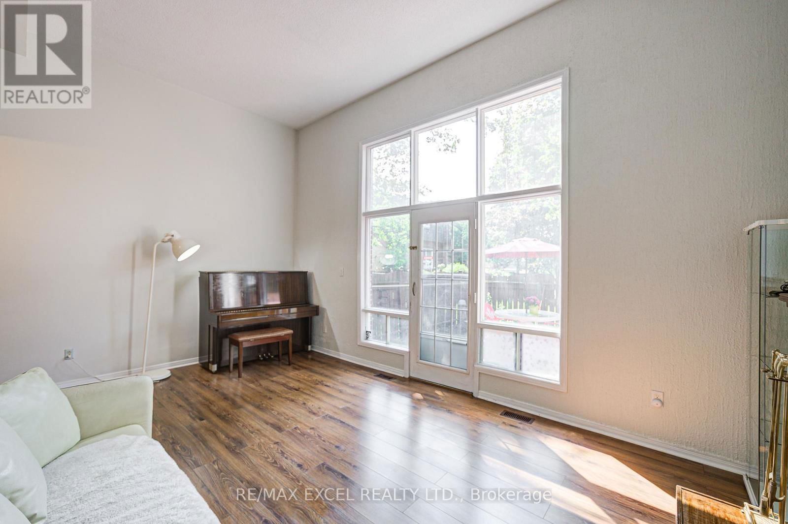 1 - 20 CROCKAMHILL DRIVE Image 4