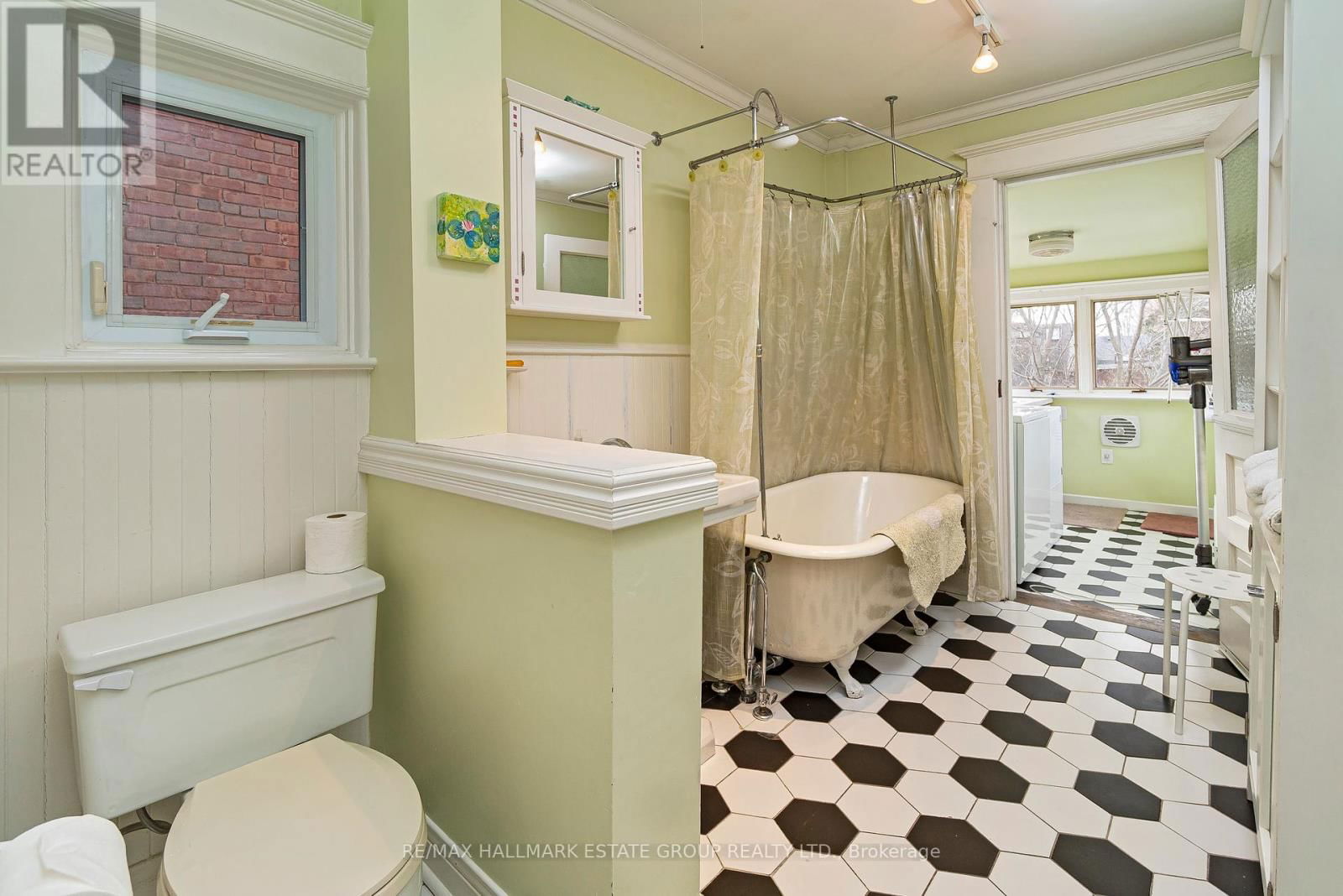 62 HAMBLY AVENUE Image 16
