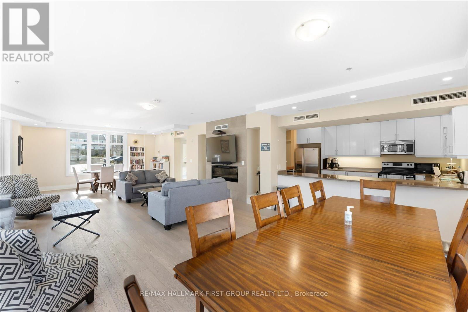 402 - 670 GORDON STREET Image 23