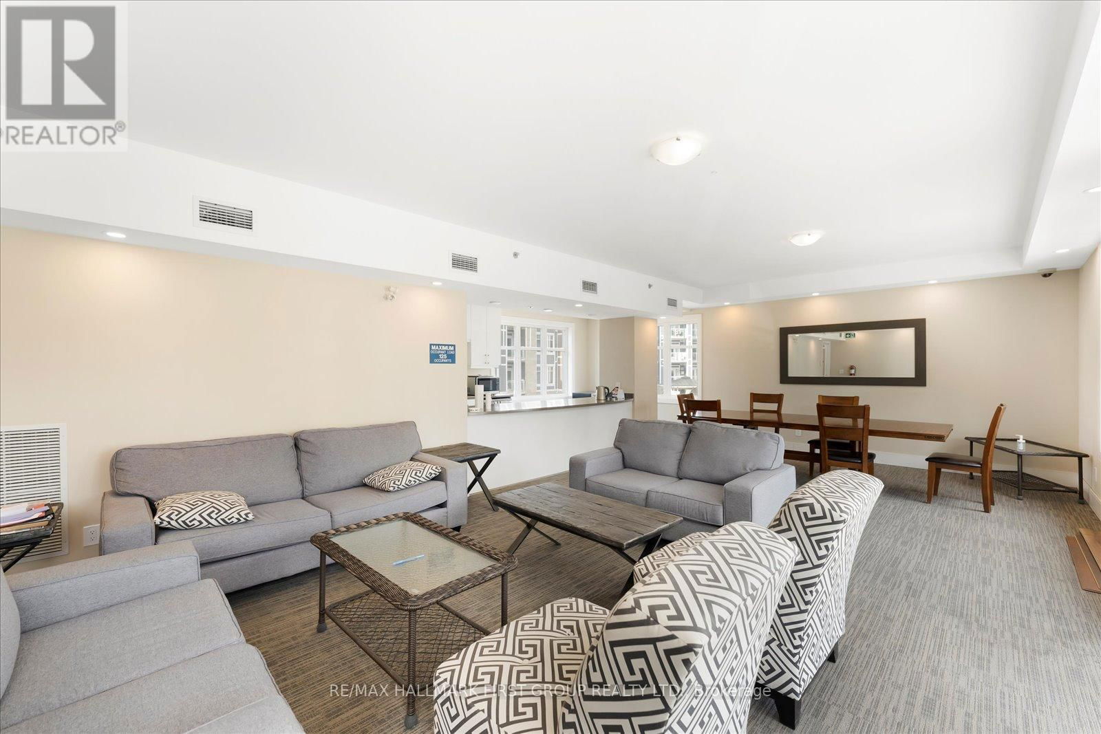 402 - 670 GORDON STREET Image 24