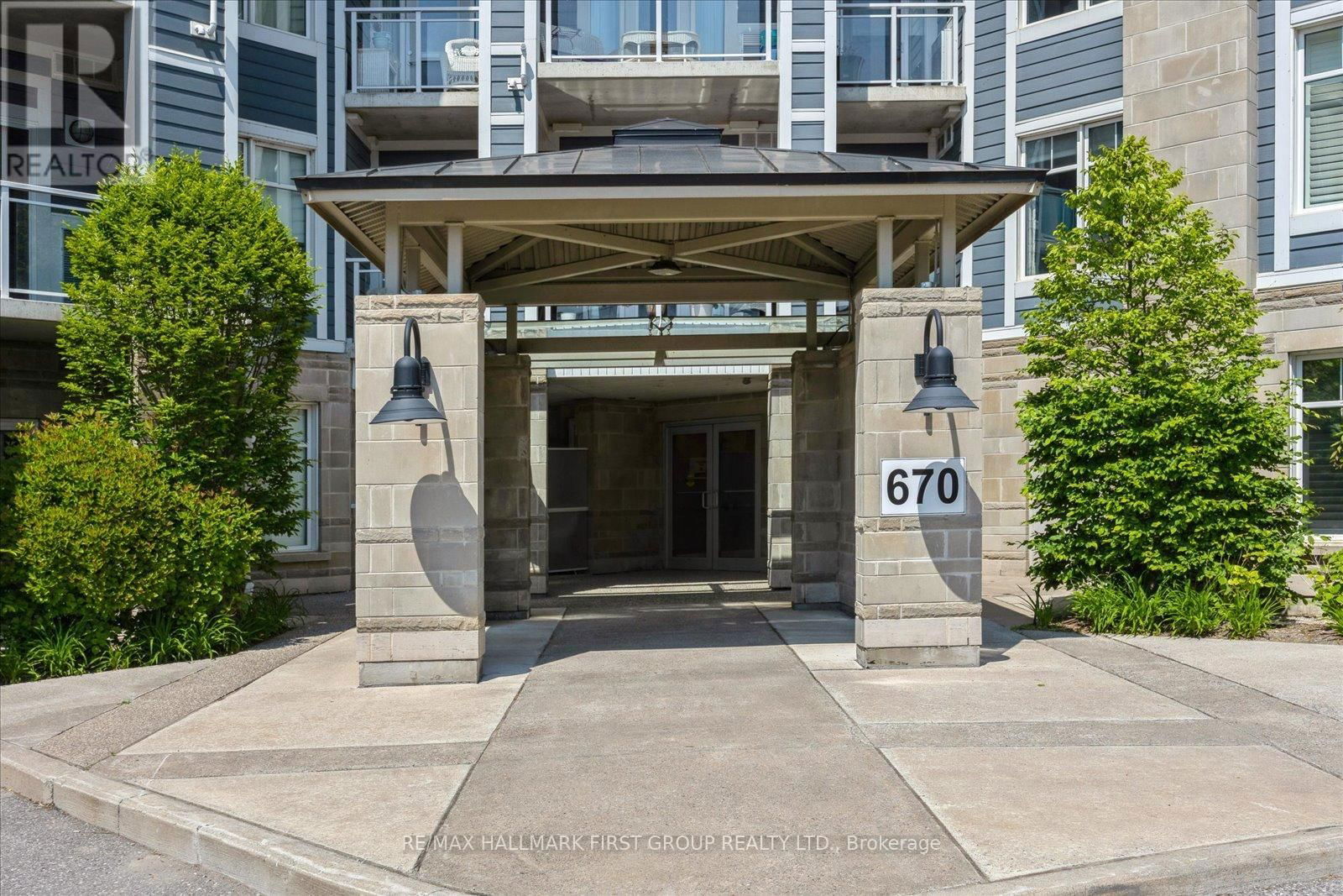 402 - 670 GORDON STREET Image 3