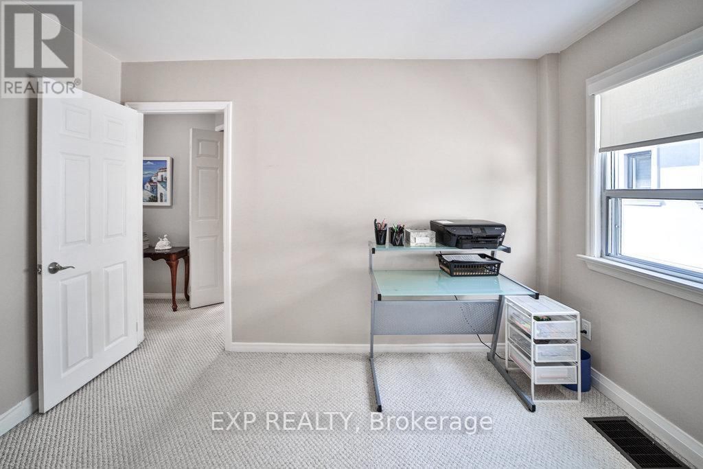 42 TOWER DRIVE Image 30