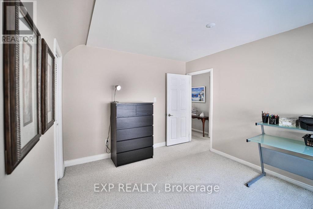 42 TOWER DRIVE Image 31