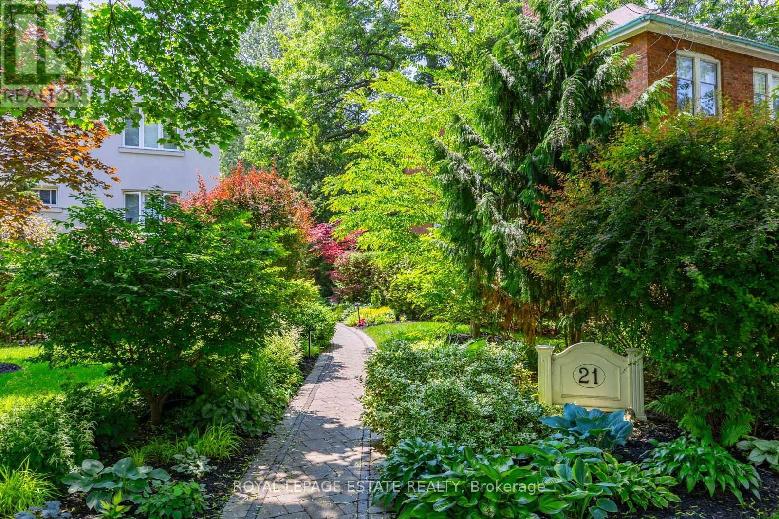 4 - 21 BENLAMOND AVENUE Image 2