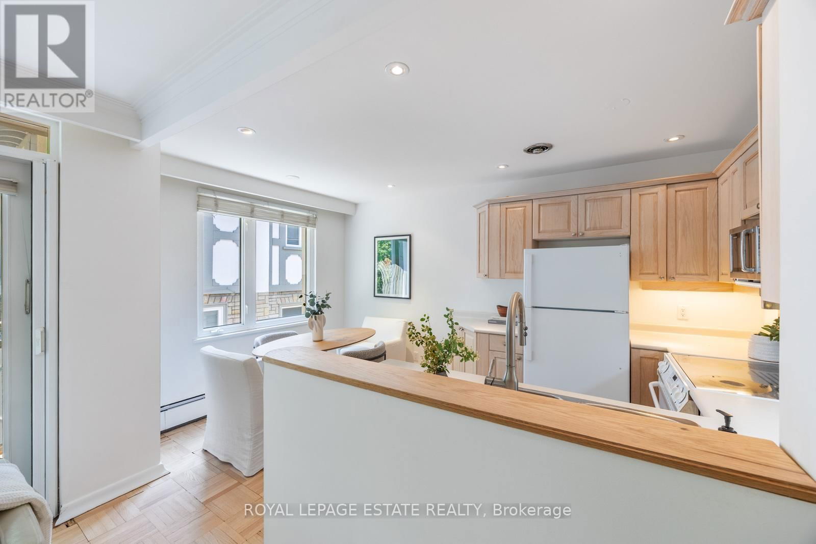 4 - 21 BENLAMOND AVENUE Image 21