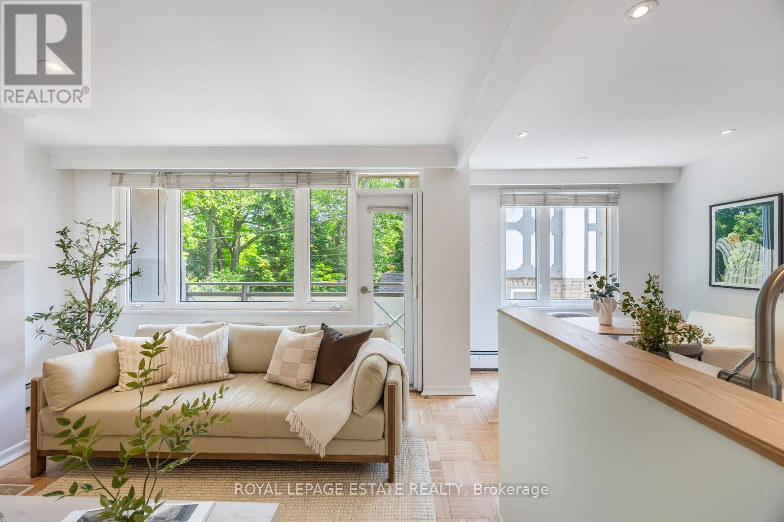4 - 21 BENLAMOND AVENUE Image 22