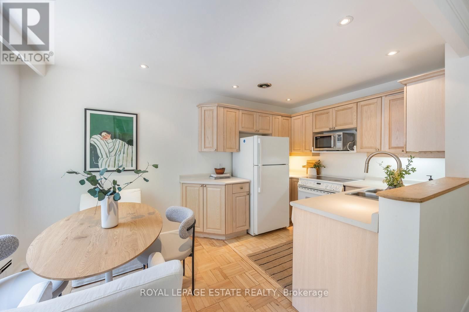 4 - 21 BENLAMOND AVENUE Image 23
