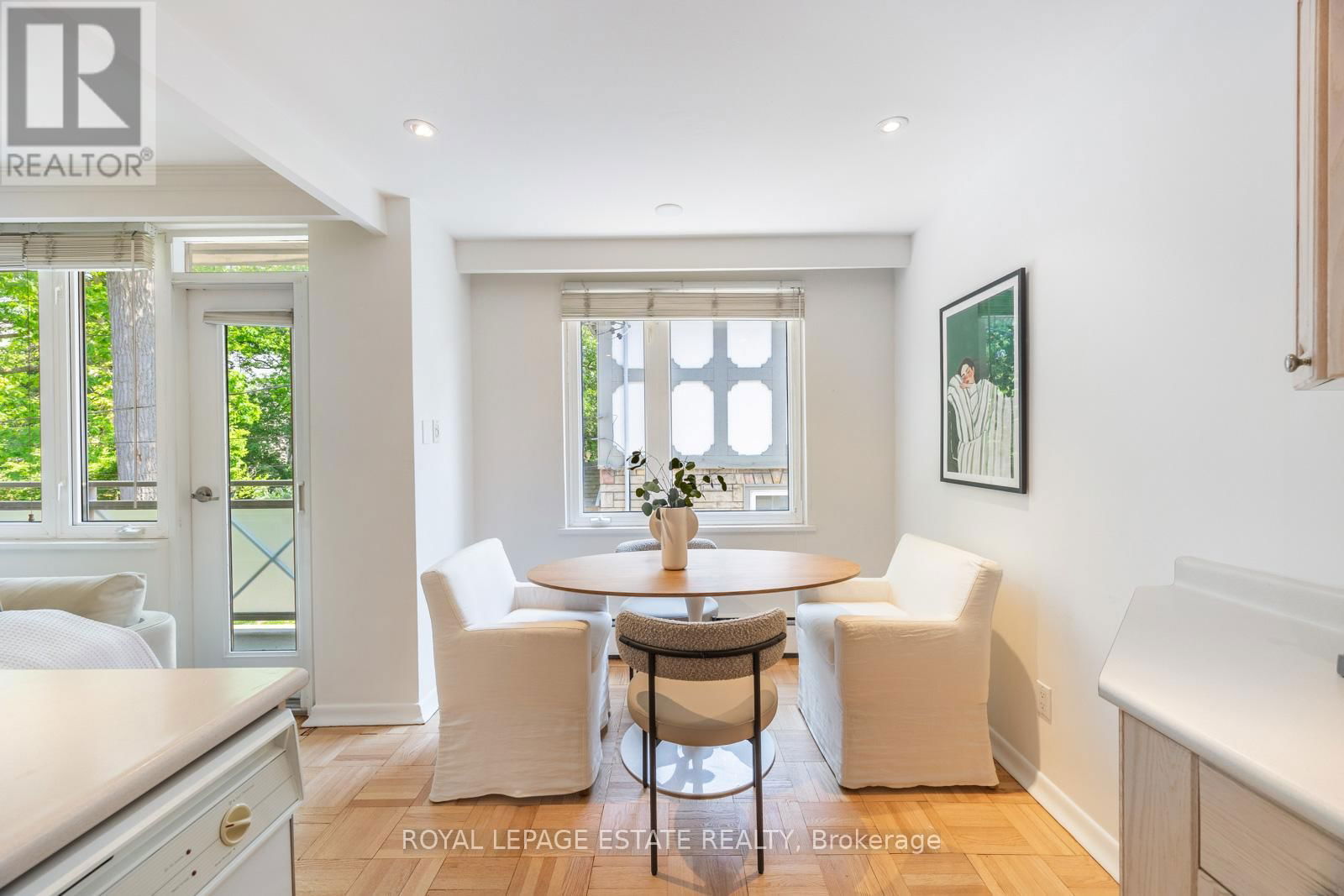 4 - 21 BENLAMOND AVENUE Image 29