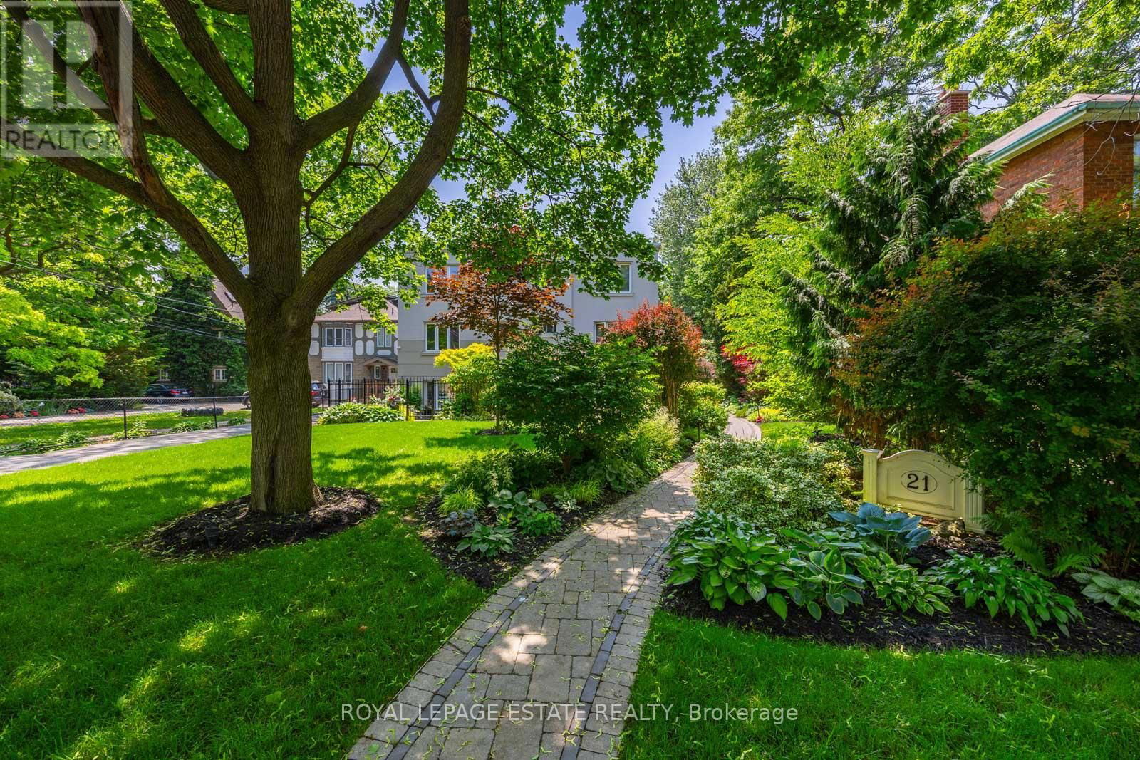 4 - 21 BENLAMOND AVENUE Image 3