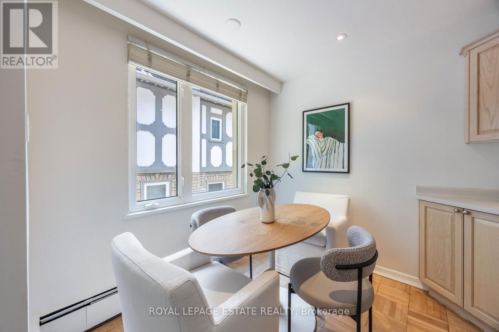 4 - 21 BENLAMOND AVENUE Image 30