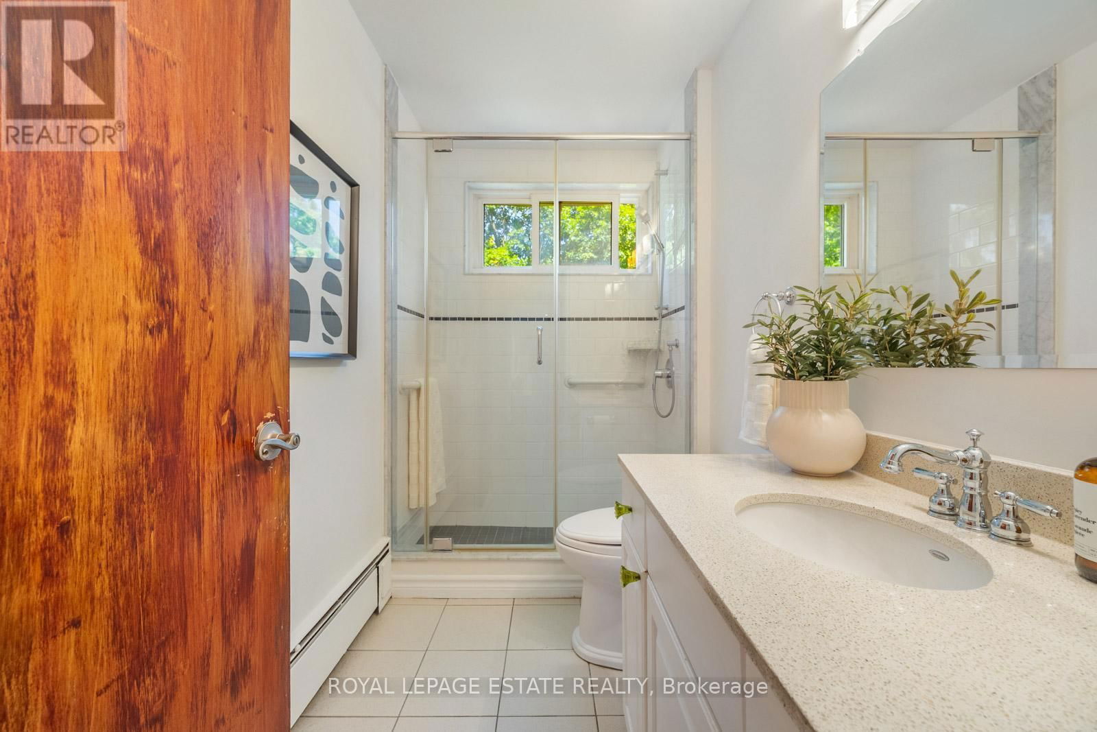 4 - 21 BENLAMOND AVENUE Image 32