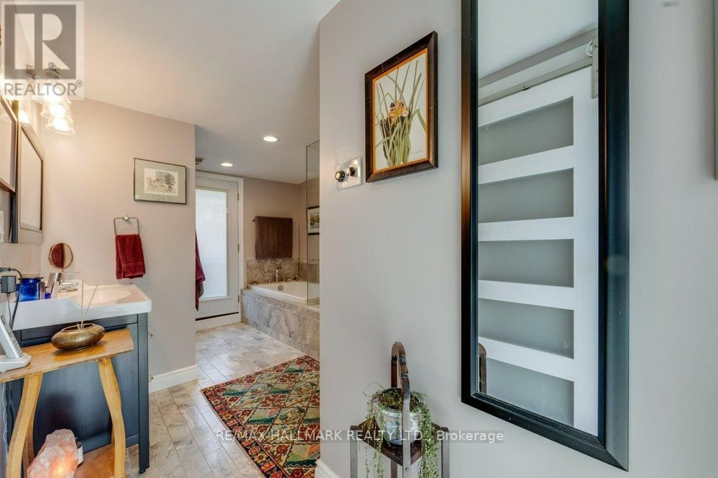 2 - 2366 QUEEN STREET EAST Image 31