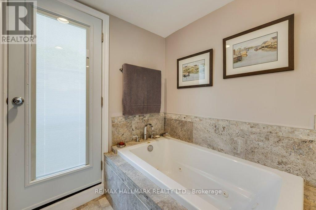 2 - 2366 QUEEN STREET EAST Image 35
