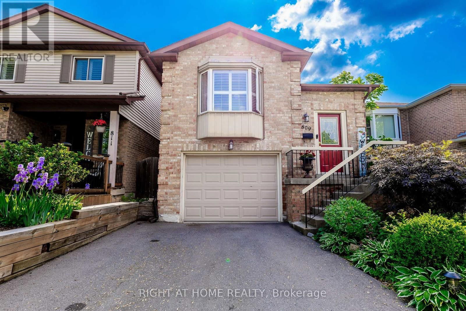 809 BENNETT CRESCENT Image 1