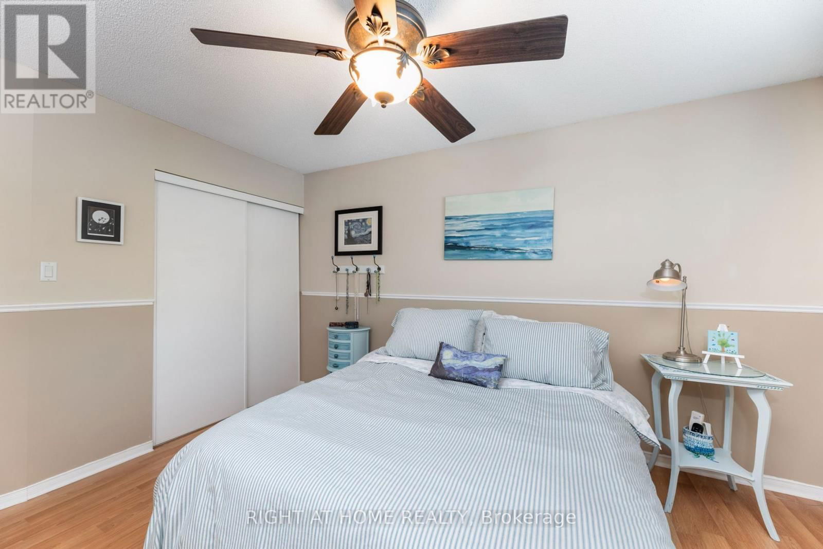 809 BENNETT CRESCENT Image 23