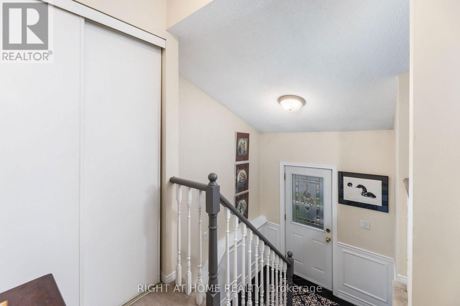 809 BENNETT CRESCENT Image 25