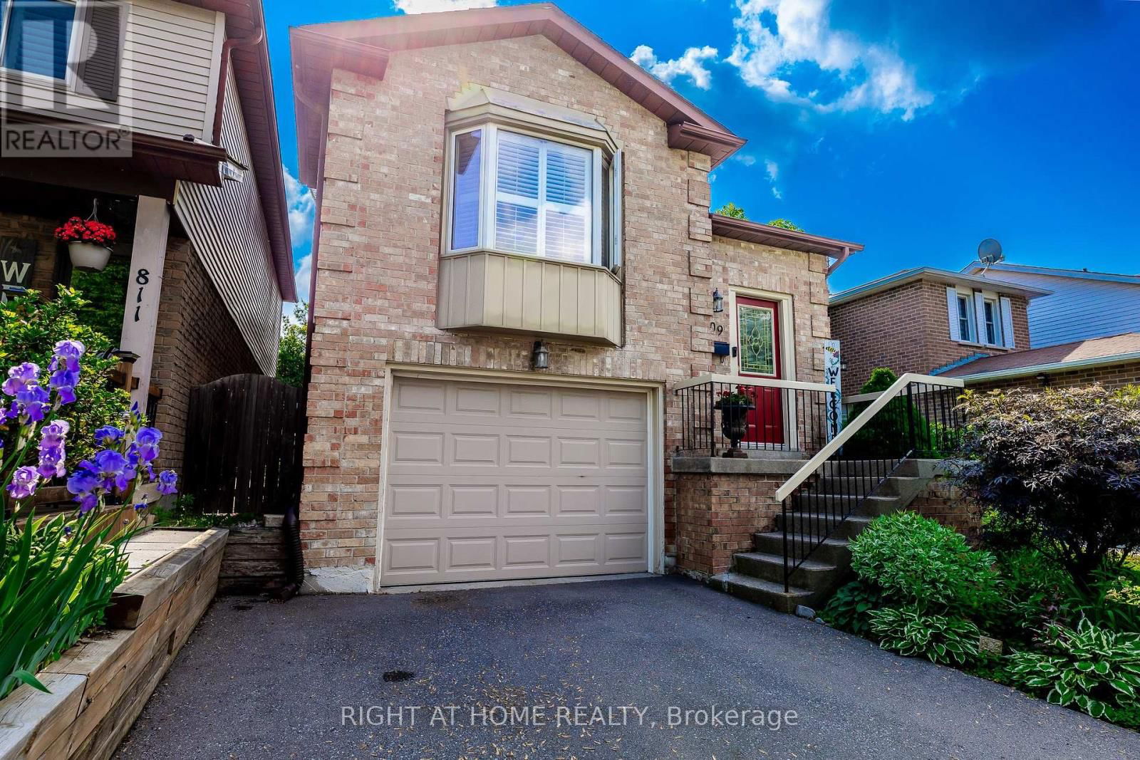 809 BENNETT CRESCENT Image 3