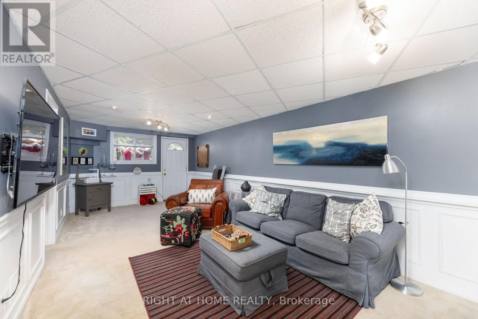 809 BENNETT CRESCENT Image 33