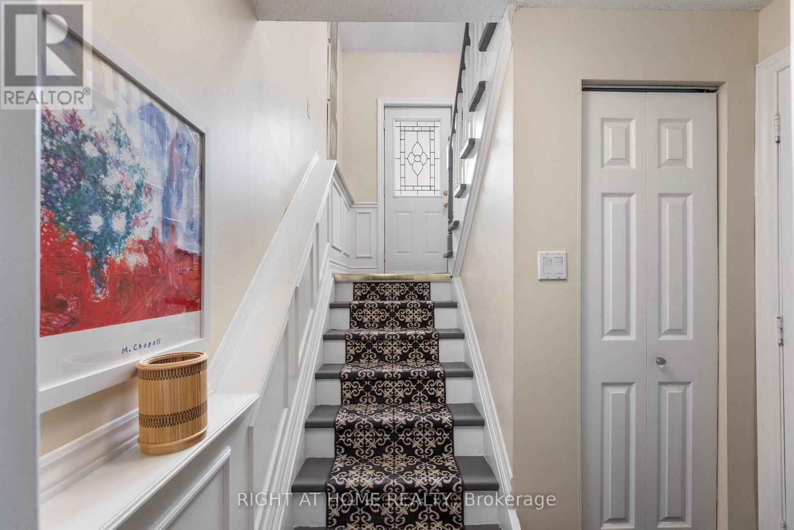 809 BENNETT CRESCENT Image 35