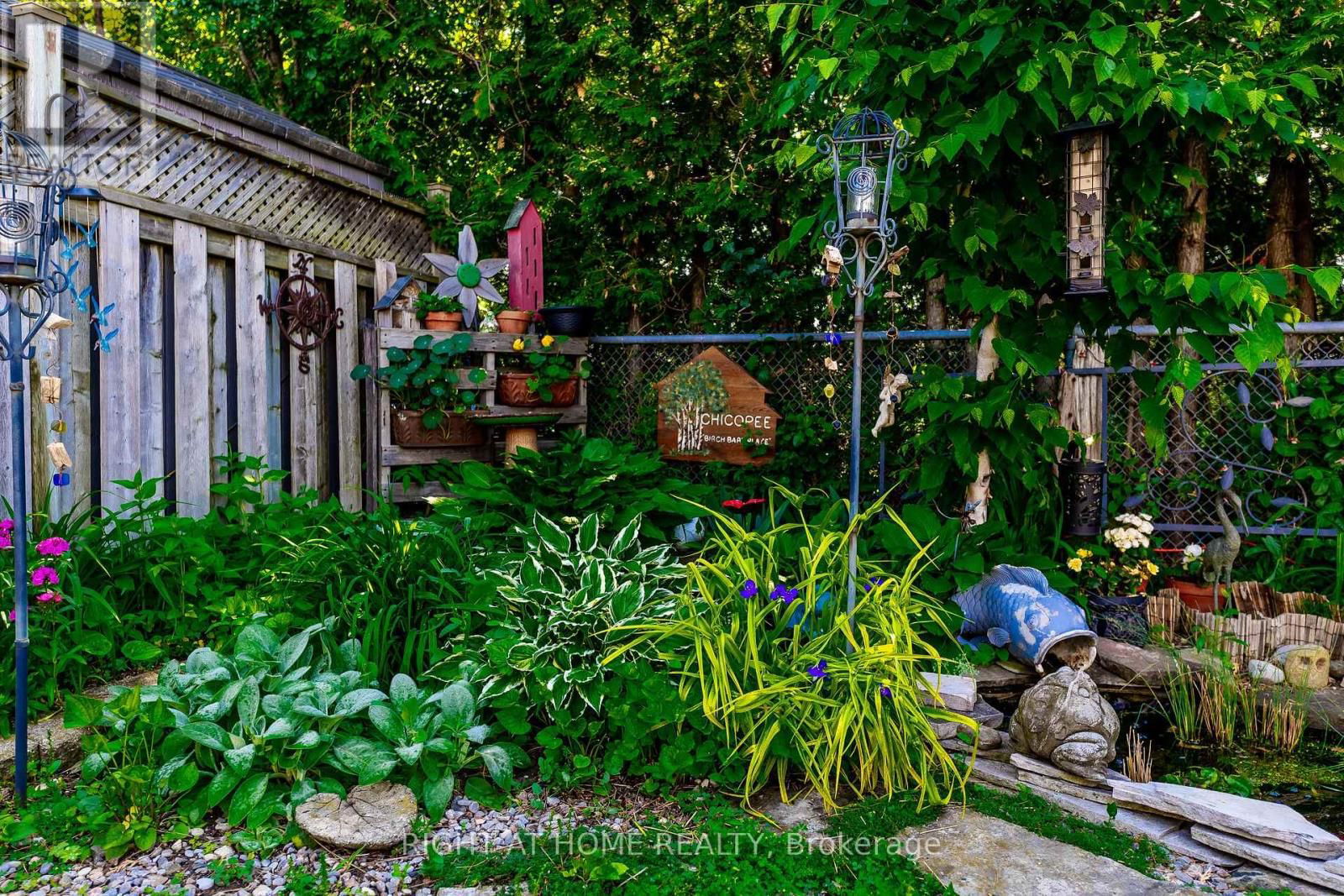 809 BENNETT CRESCENT Image 37