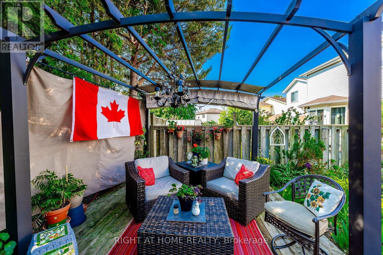 809 BENNETT CRESCENT Image 42