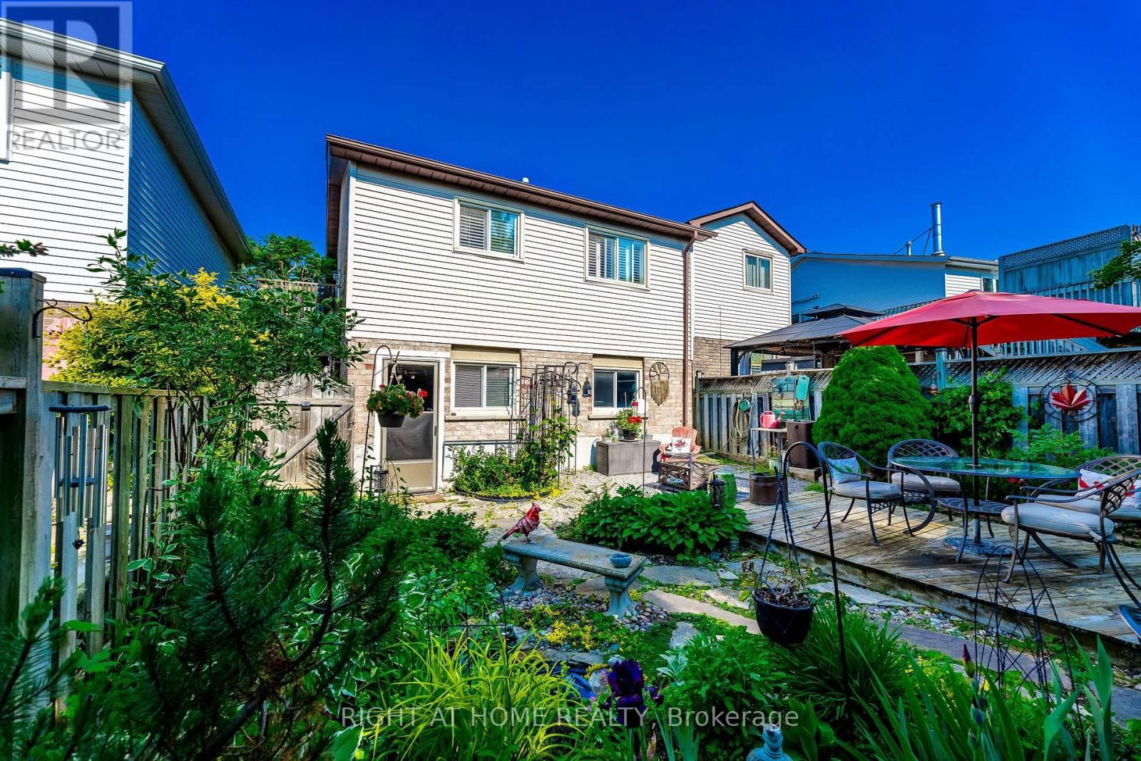 809 BENNETT CRESCENT Image 43