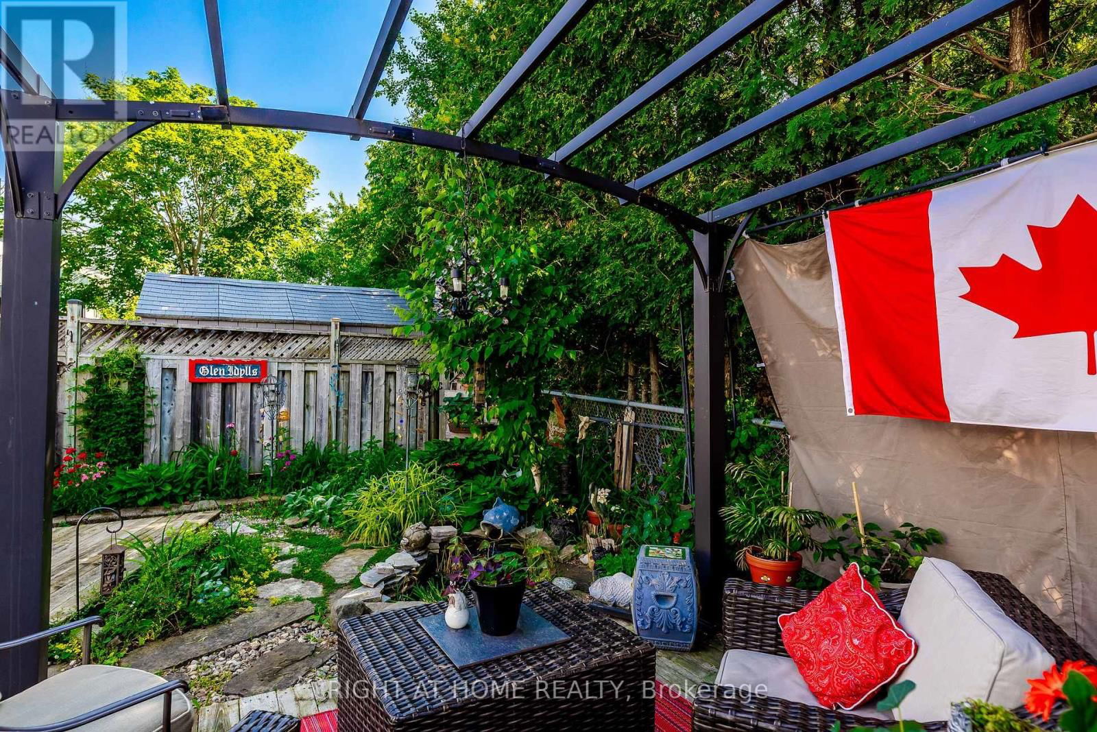 809 BENNETT CRESCENT Image 44