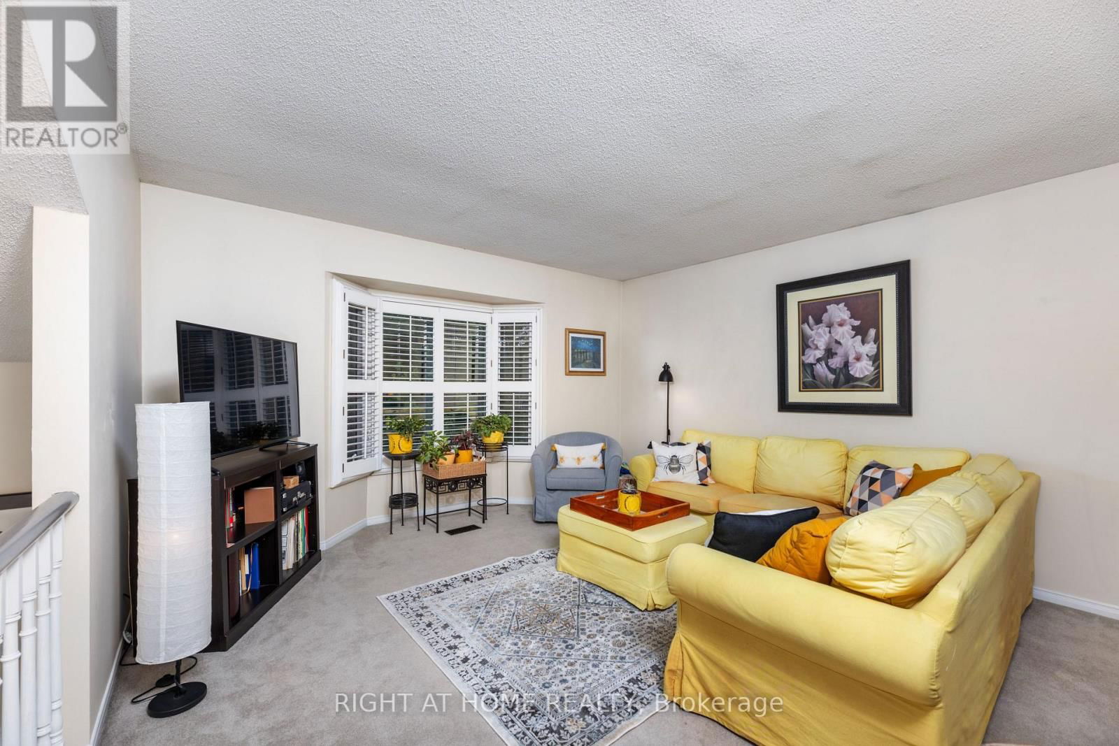 809 BENNETT CRESCENT Image 8
