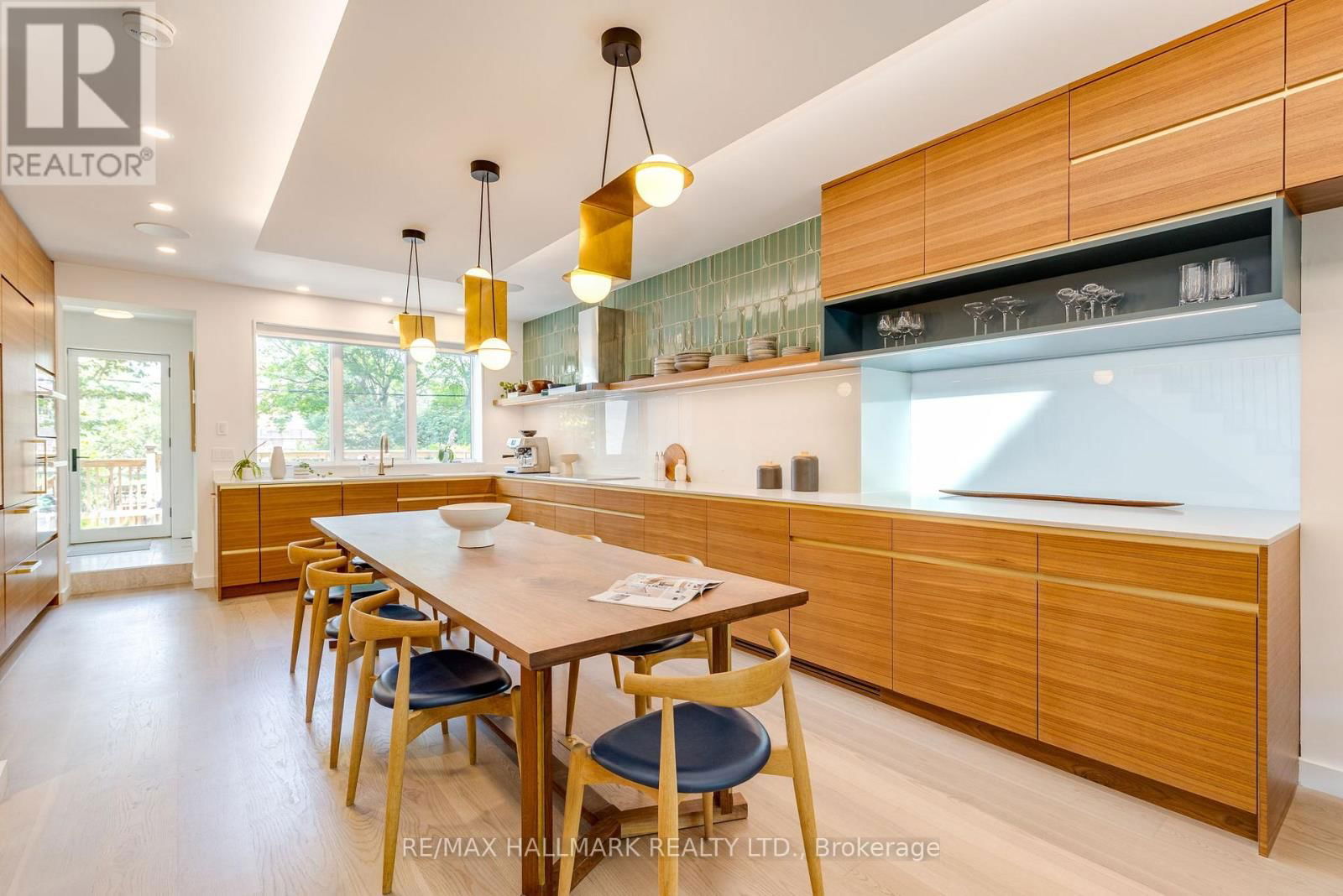 57 RAVINA CRESCENT Image 12