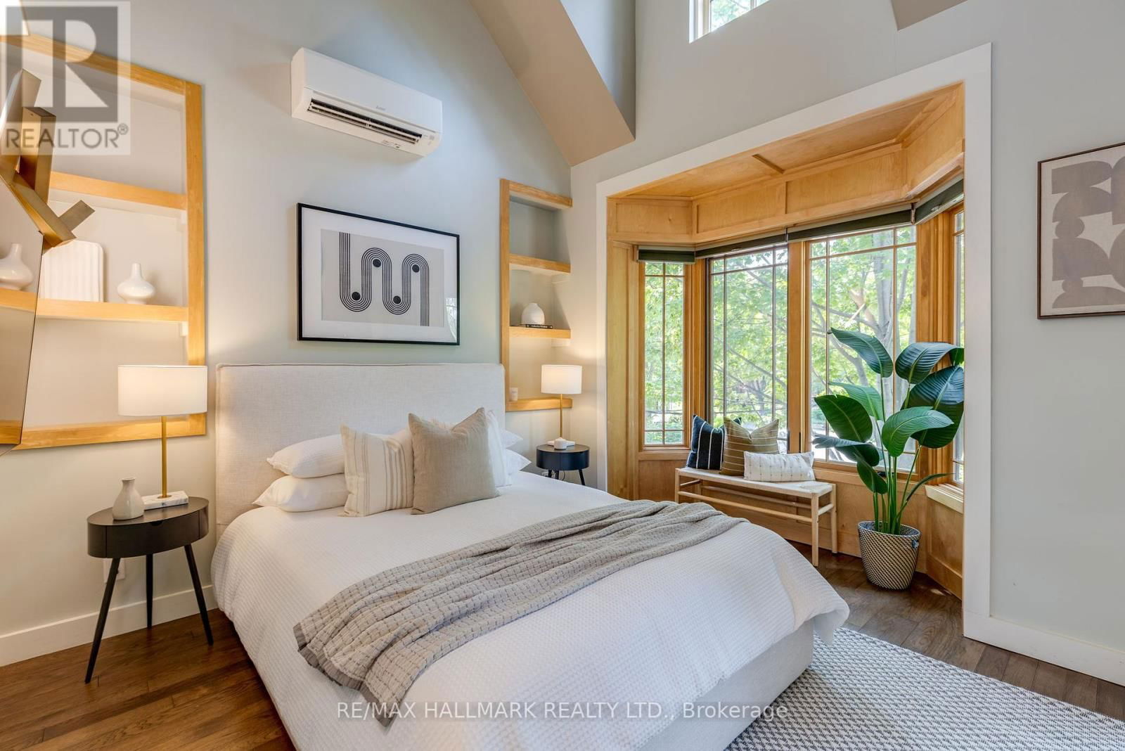 57 RAVINA CRESCENT Image 21