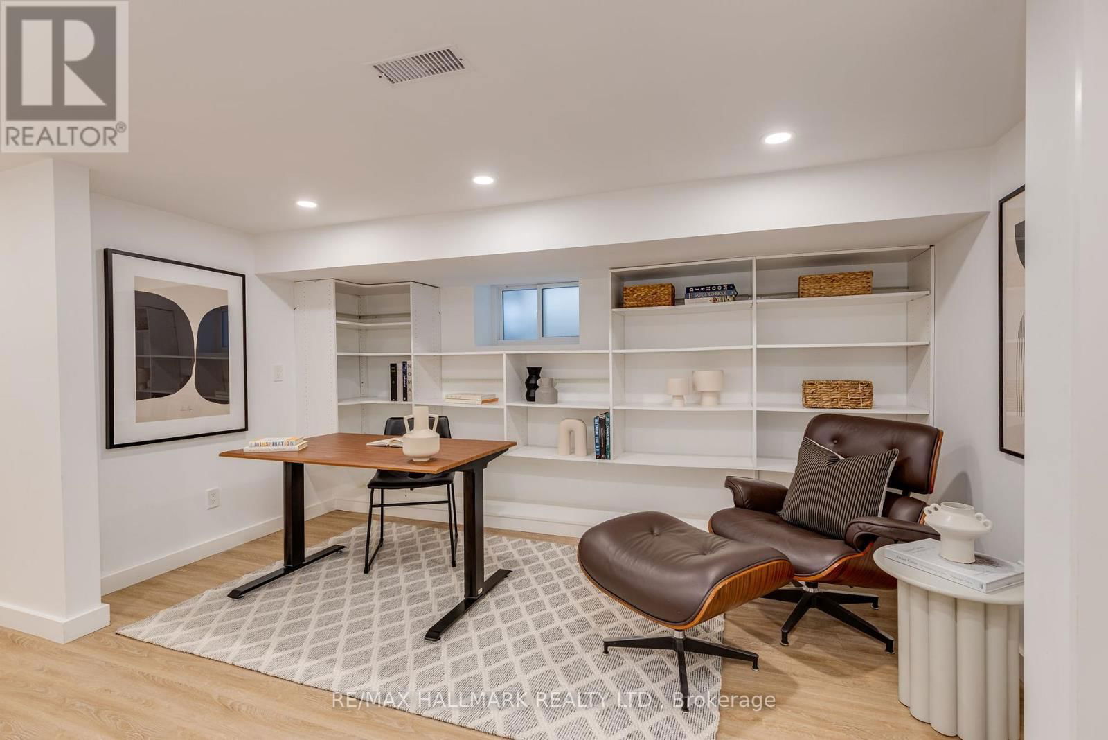 57 RAVINA CRESCENT Image 32