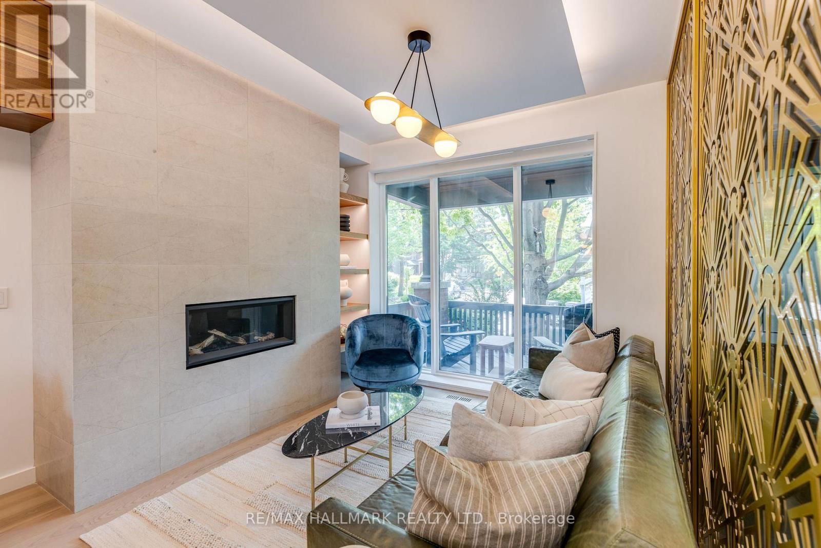 57 RAVINA CRESCENT Image 4