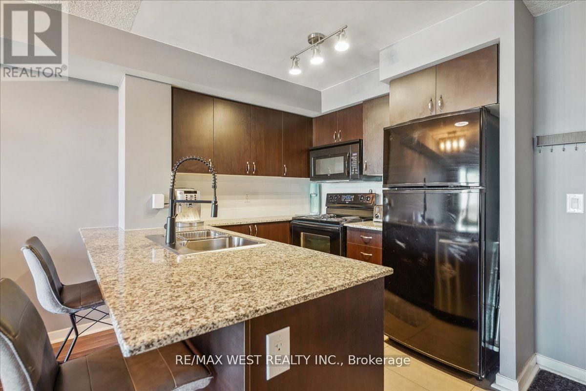1105 - 1235 BAYLY STREET Image 4