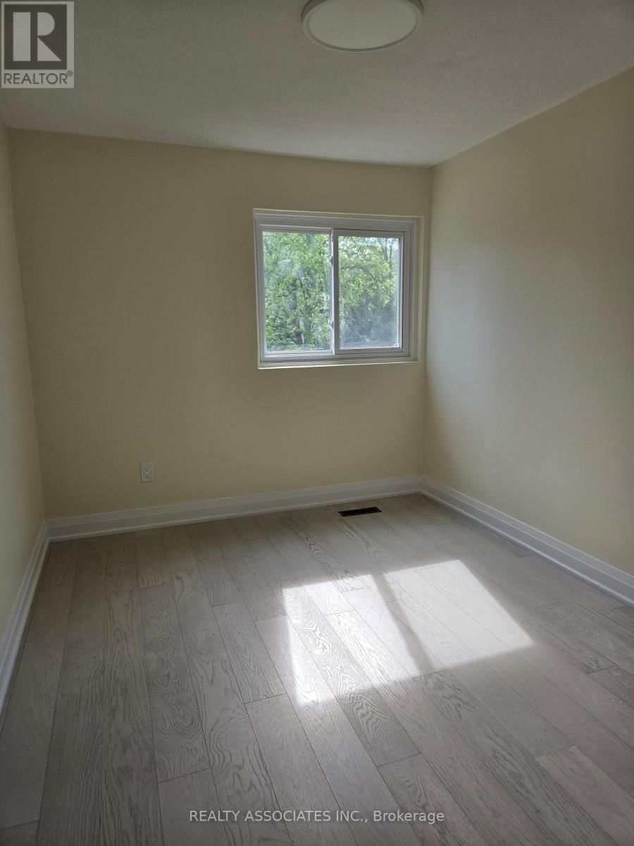 39 - 2 STONEHILL COURT Image 11