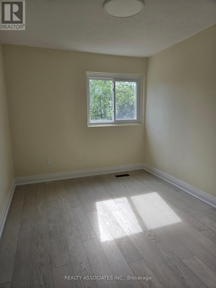 39 - 2 STONEHILL COURT Image 12