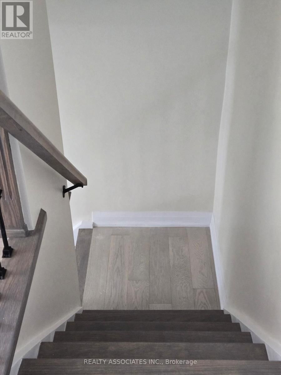 39 - 2 STONEHILL COURT Image 16