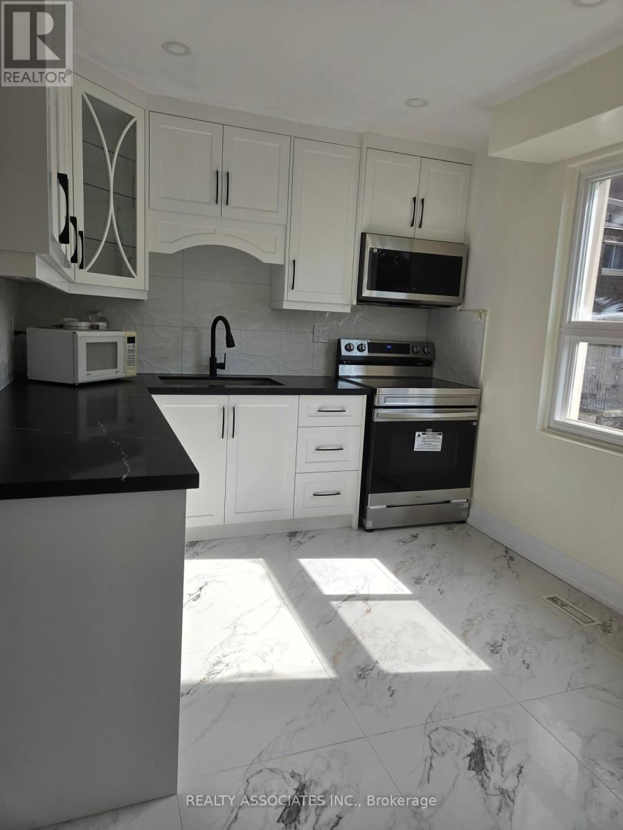 39 - 2 STONEHILL COURT Image 17