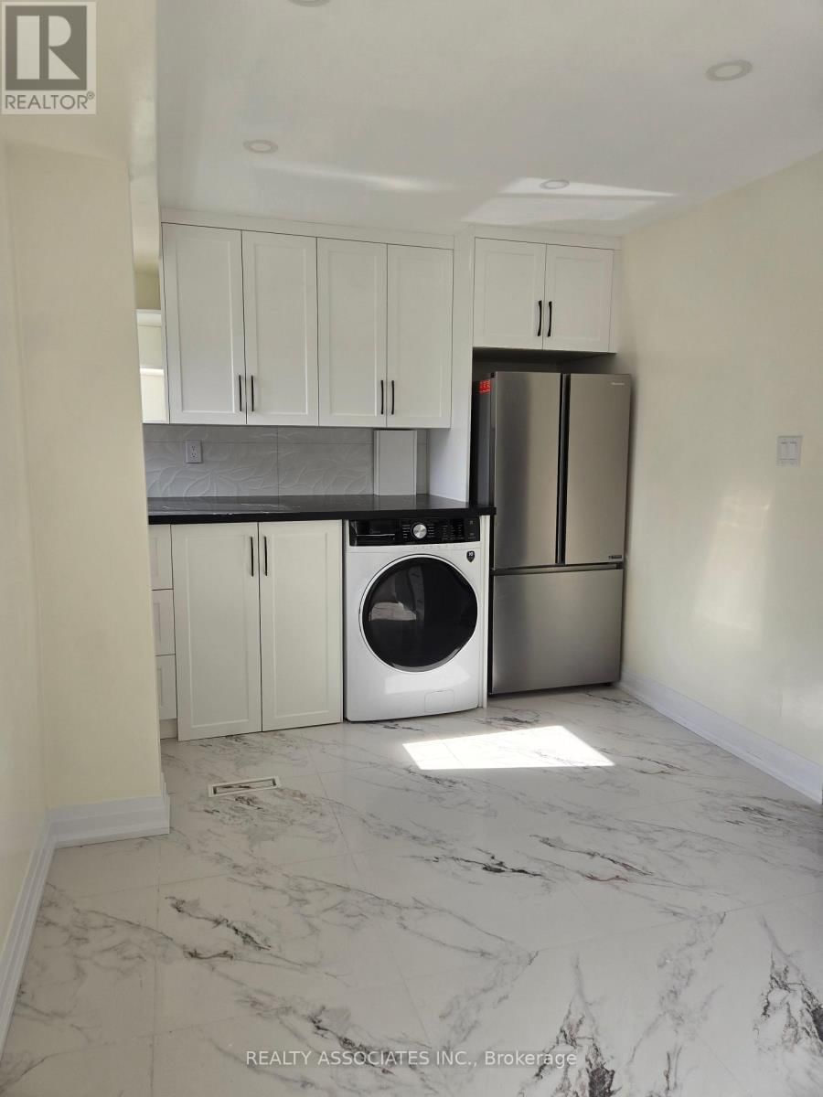 39 - 2 STONEHILL COURT Image 18