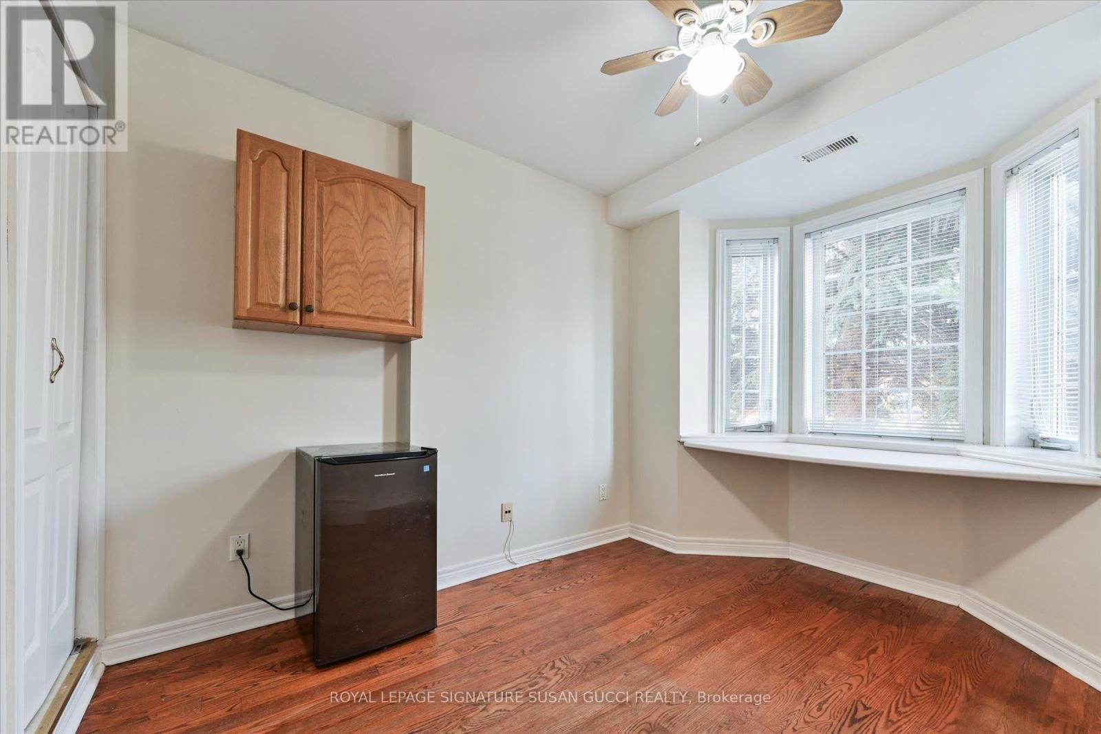 454 DONLANDS AVENUE Image 12