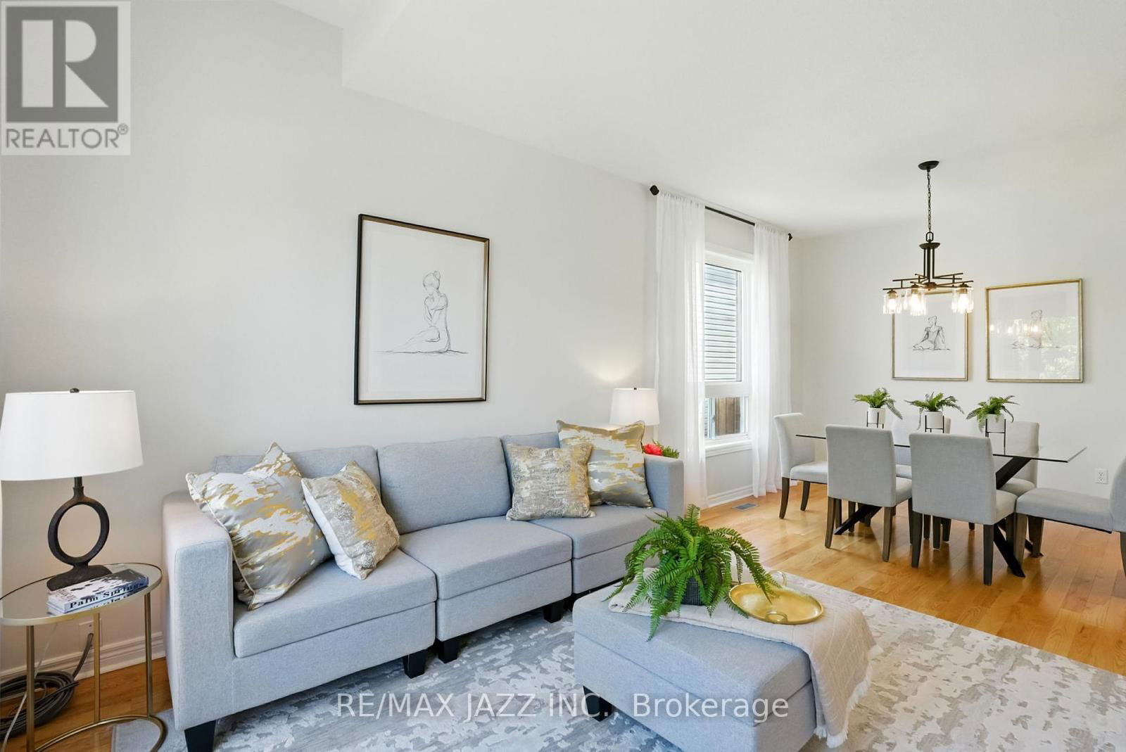 484 VICTORIA STREET Image 12