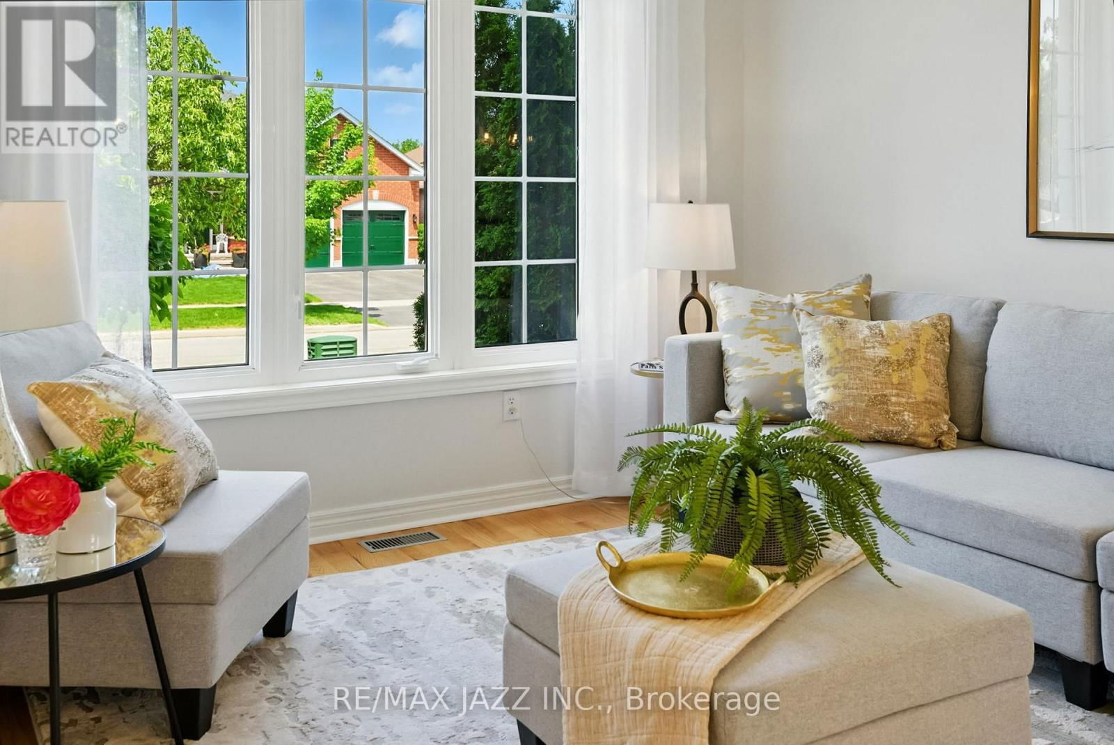 484 VICTORIA STREET Image 15