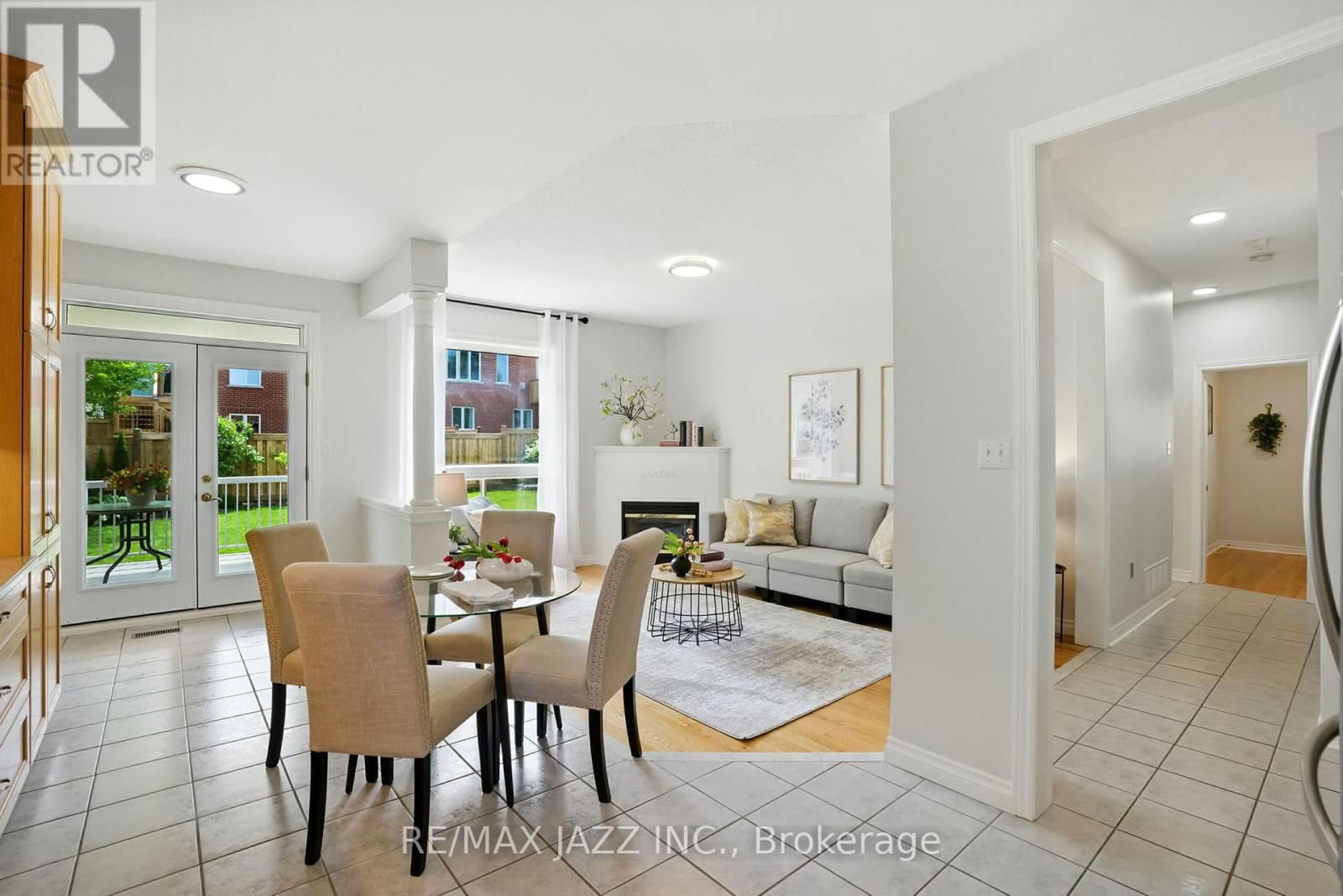 484 VICTORIA STREET Image 25