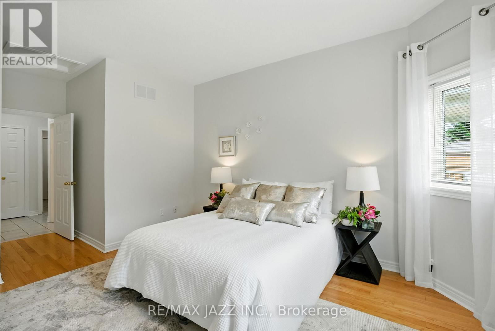 484 VICTORIA STREET Image 29