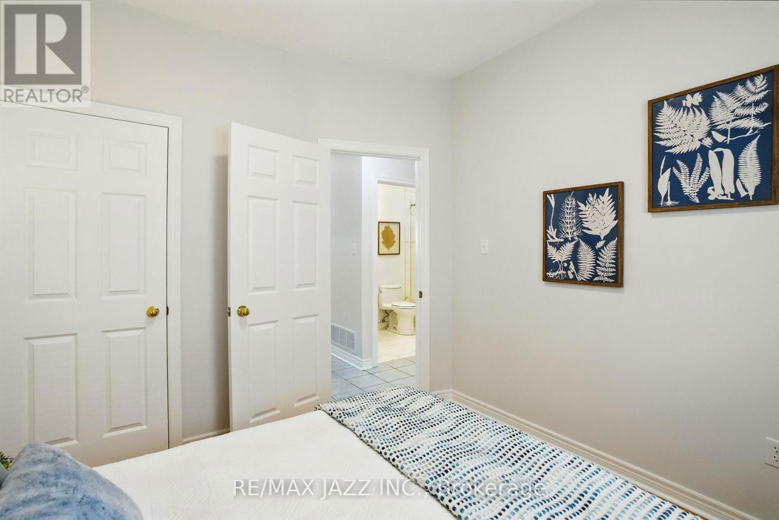 484 VICTORIA STREET Image 33