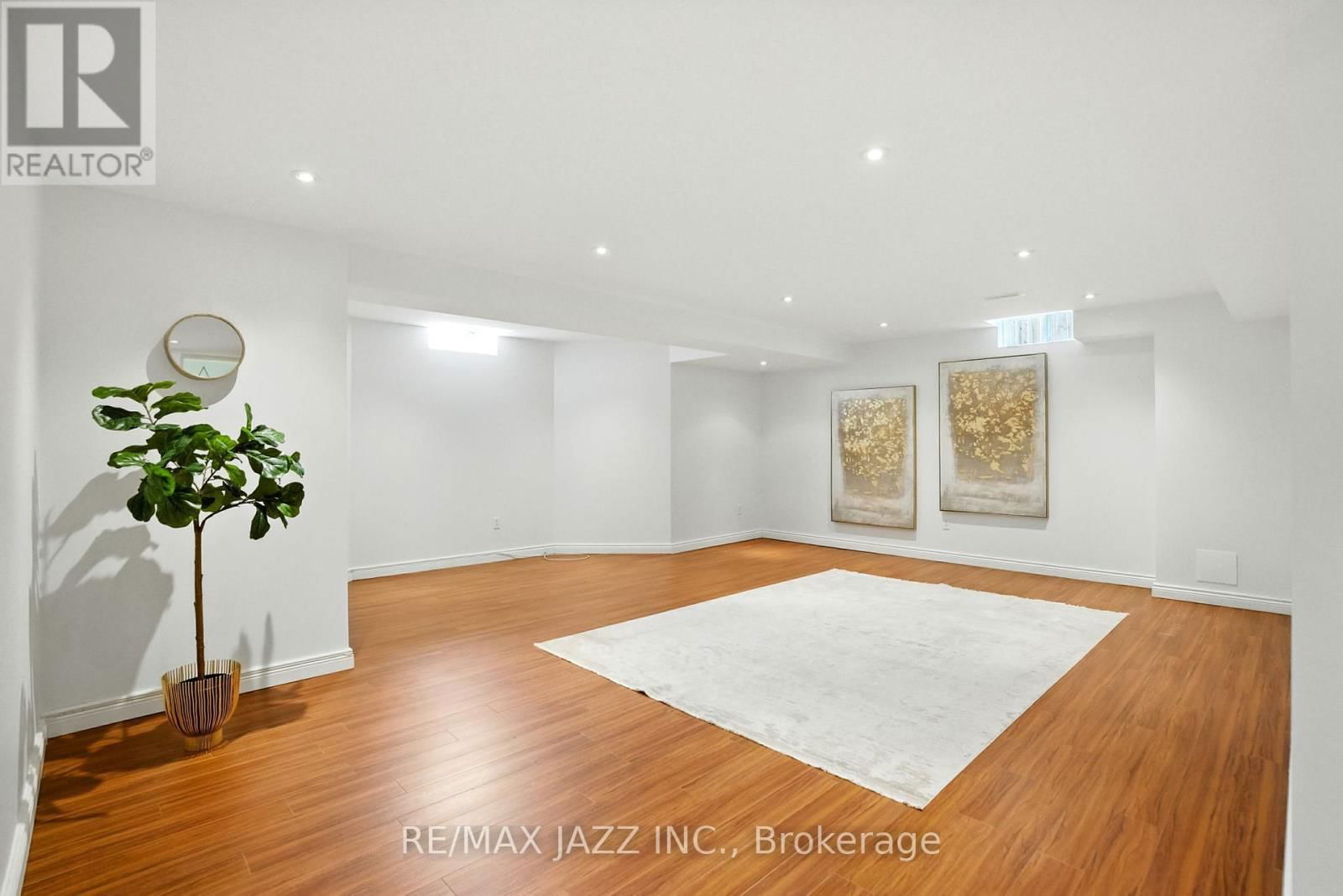 484 VICTORIA STREET Image 39